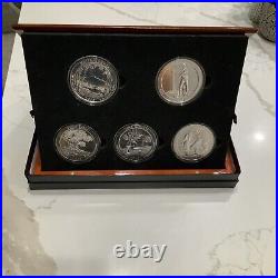 America The Beautiful. Five Coin Set Series 2013,25 Ounces Silver. Display Case